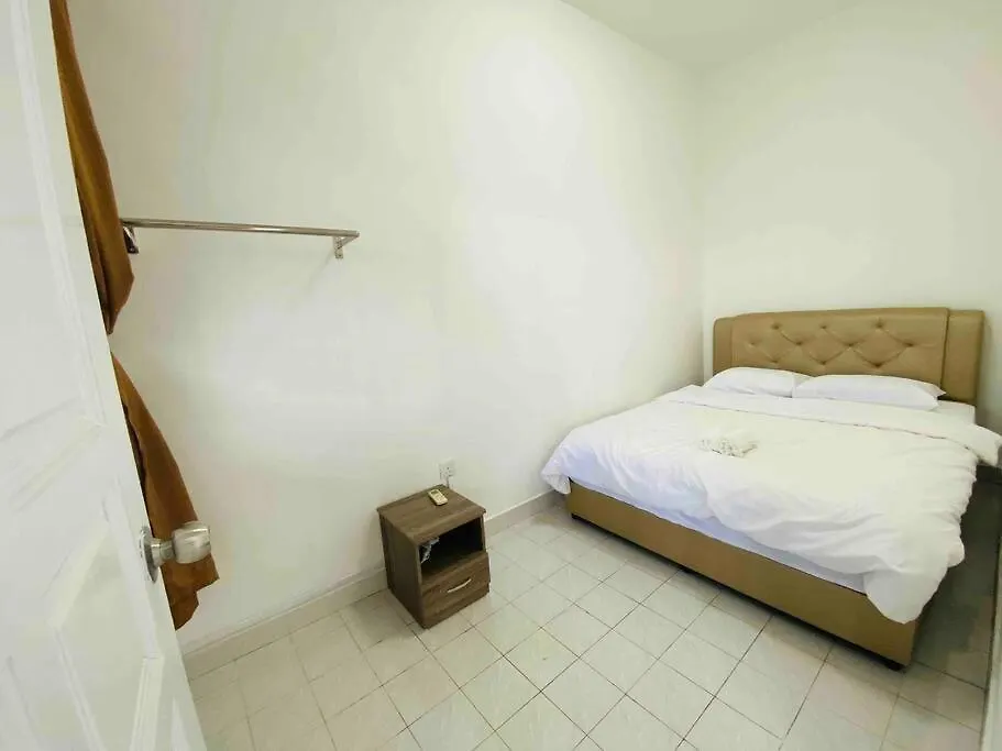 ג'והור בהרו Johor Lovy Ros Homestay/12Pax/Wifi/Ikea Jusco 0*, ג'והור בהרו