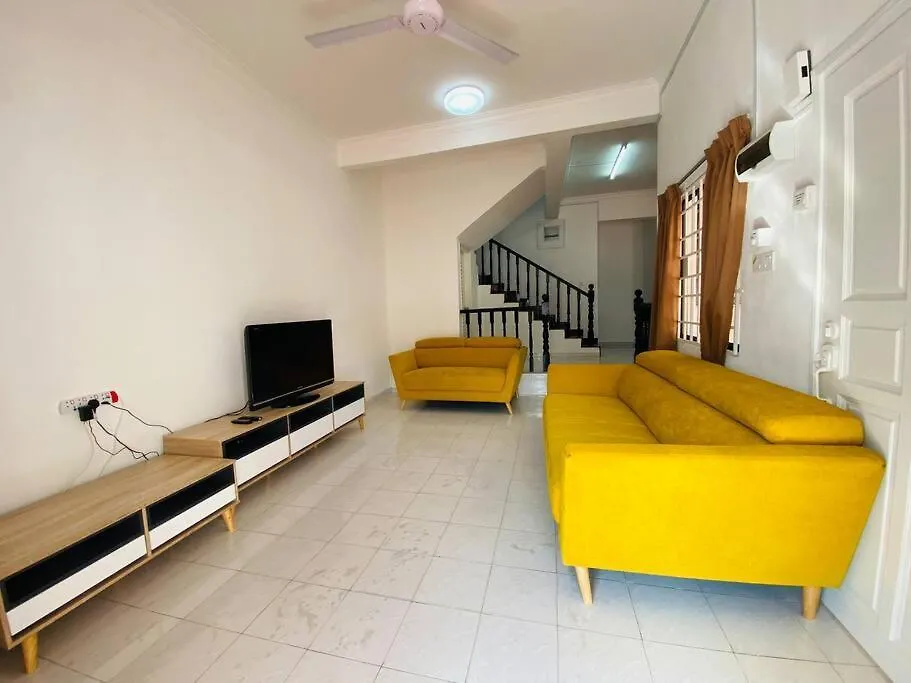 ג'והור בהרו Johor Lovy Ros Homestay/12Pax/Wifi/Ikea Jusco בית נופש
