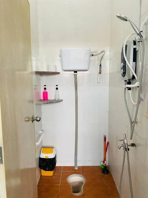 ג'והור בהרו Johor Lovy Ros Homestay/12Pax/Wifi/Ikea Jusco 0*, ג'והור בהרו